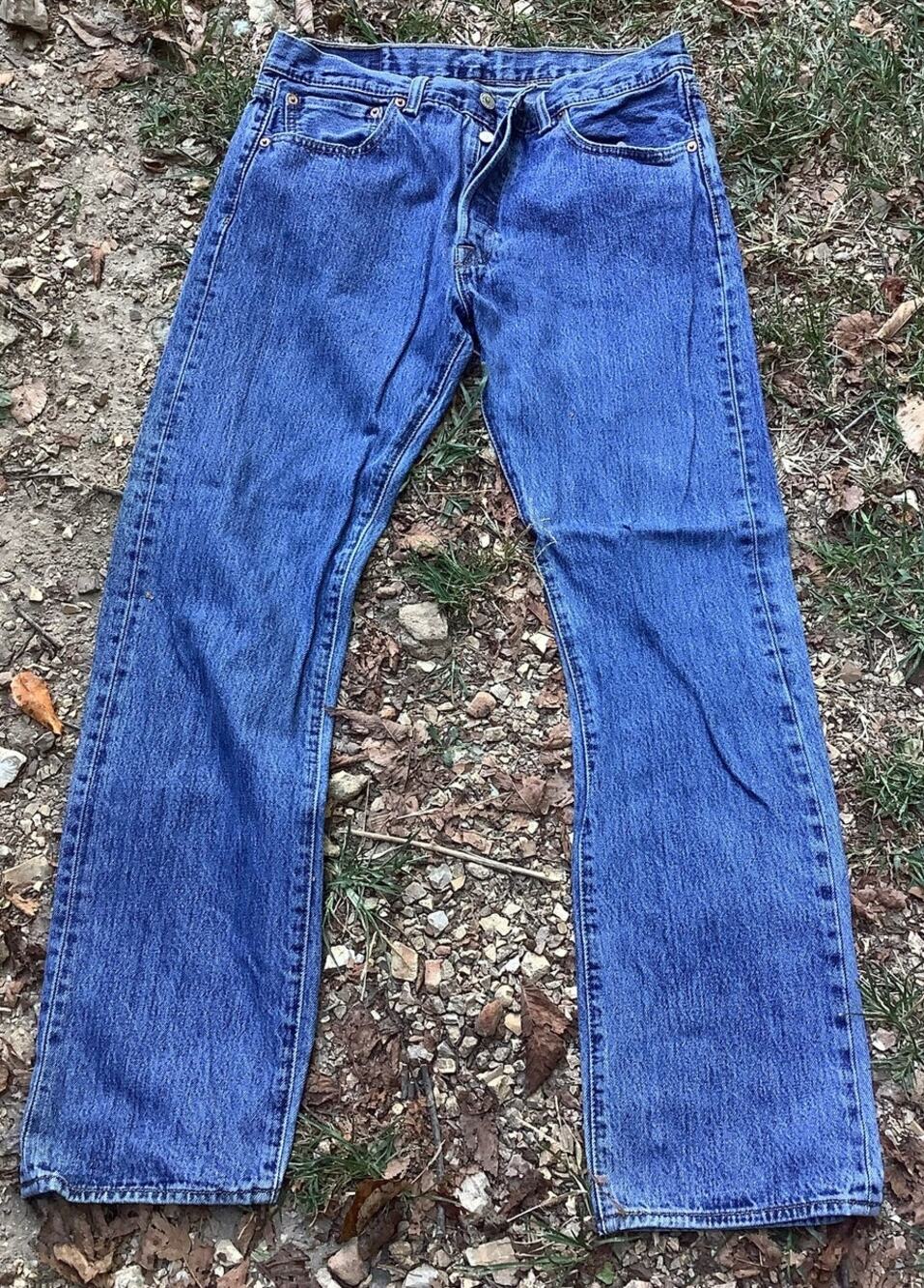 Levis 501 Original Fit Jeans Mens 33x32 Button Fly Medium Wash Blue 100 Cotton
